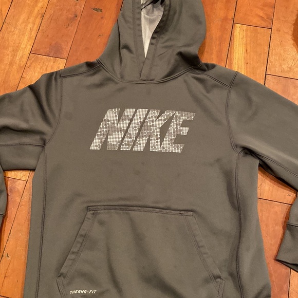Nike therma-fit youth size large - Picture 3 of 3